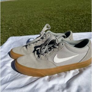 Nike SB Chron Skate Shoe